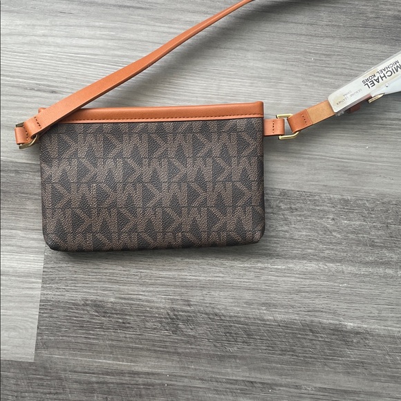 Michael Kors monogram Brown Belt Bag with Tan Strap - Picture 2 of 3